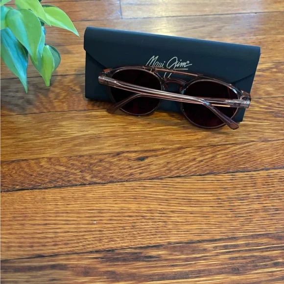 Maui Jim sunglasses - Picture 3 of 5